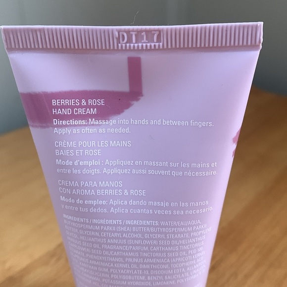 Mary Kay® Hand Cream - Berries & Rose NIB unopened - Picture 2 of 2